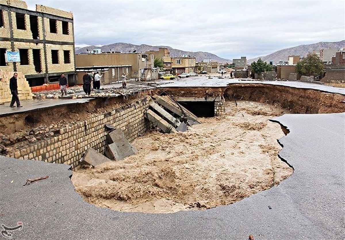 تخلیه ۹۱ خانه روستایی در حسینآباد کالپوش به دنبال رانش زمین
