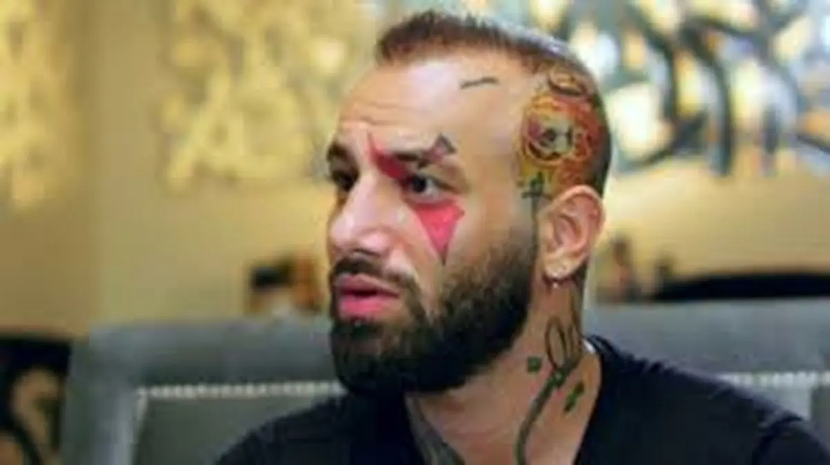 سکوت در برابر عربده‌های تتلوی دهن‌آلوده