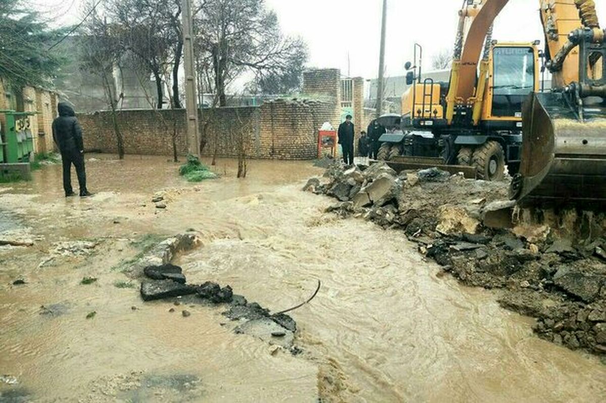 انسداد همه راههای روستایی بخش مرکزی / قطع برق روستای دهنو علیا