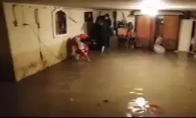 آبگرفتگی منازل مسکونی در کرمانشاه+ویدئو