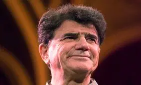 جایزه افتخاری موسیقی به استاد شجریان اهداء شد