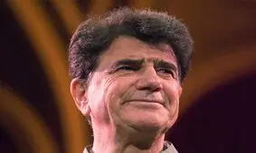 جایزه افتخاری موسیقی به استاد شجریان اهداء شد