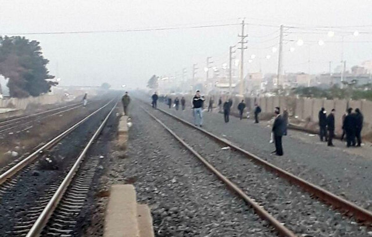 ریزش کوه قطار تهران-اهواز را متوقف کرد