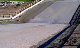 خطر تخریب پل مسیر ارتباطی سد الغدیر ساوه/ محور مسدود است