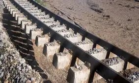 طغیان رودخانه تالار سبب توقف قطارهای شمال شد + فیلم