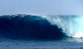 امواج خلیج فارس در استان بوشهر بالای ۱۸۰ سانتی‌متر است