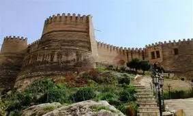 ضلع غربی تپه قلعه فلک‌الأفلاک ریزش کرد/خسارت سنگین به بناهای تاریخی لرستان