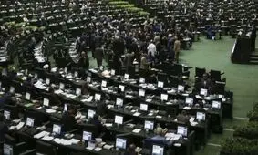کشور در بحران سیل و طوفان ؛ تعطیلات وکلای خانه ملت ادامه دارد/ کاهش آلام مردم وظیفه نمایندگان نیست ؟