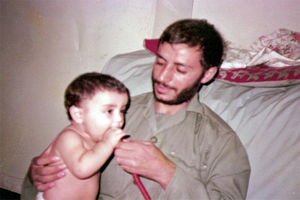 پیام تبریک تولدِ شهید همت که ۹ سال از پسرش کوچک‌تر است!/ عکس