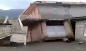 ویدئویی غمناک از تخریب منزلی بر اثر سیل در لرستان