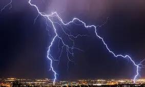 با انفجار یک بادکنک صدای رعدوبرق درست شد+ویدئو