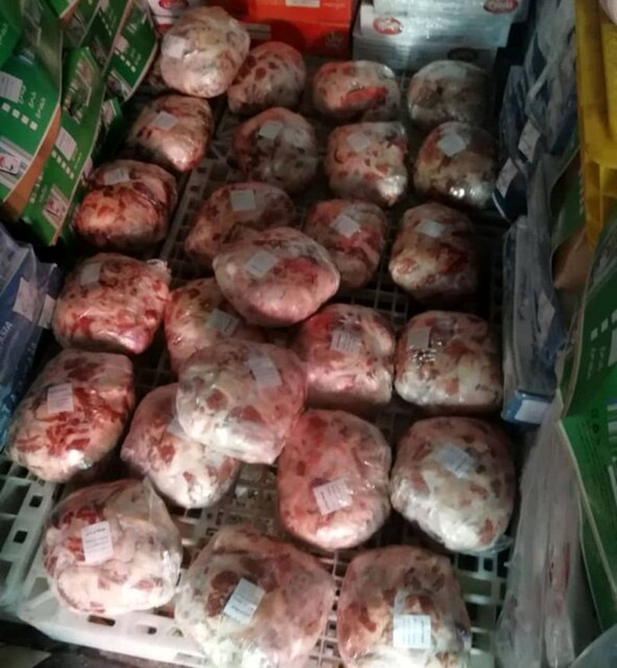 کشف و توقیف ۱۲ تن گوشت فاسد در مشهد/۶ نفر بازداشت شدند