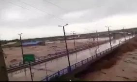 زیرآب رفتن پل جدید و ورزشگاه پلدختر+ویدئو