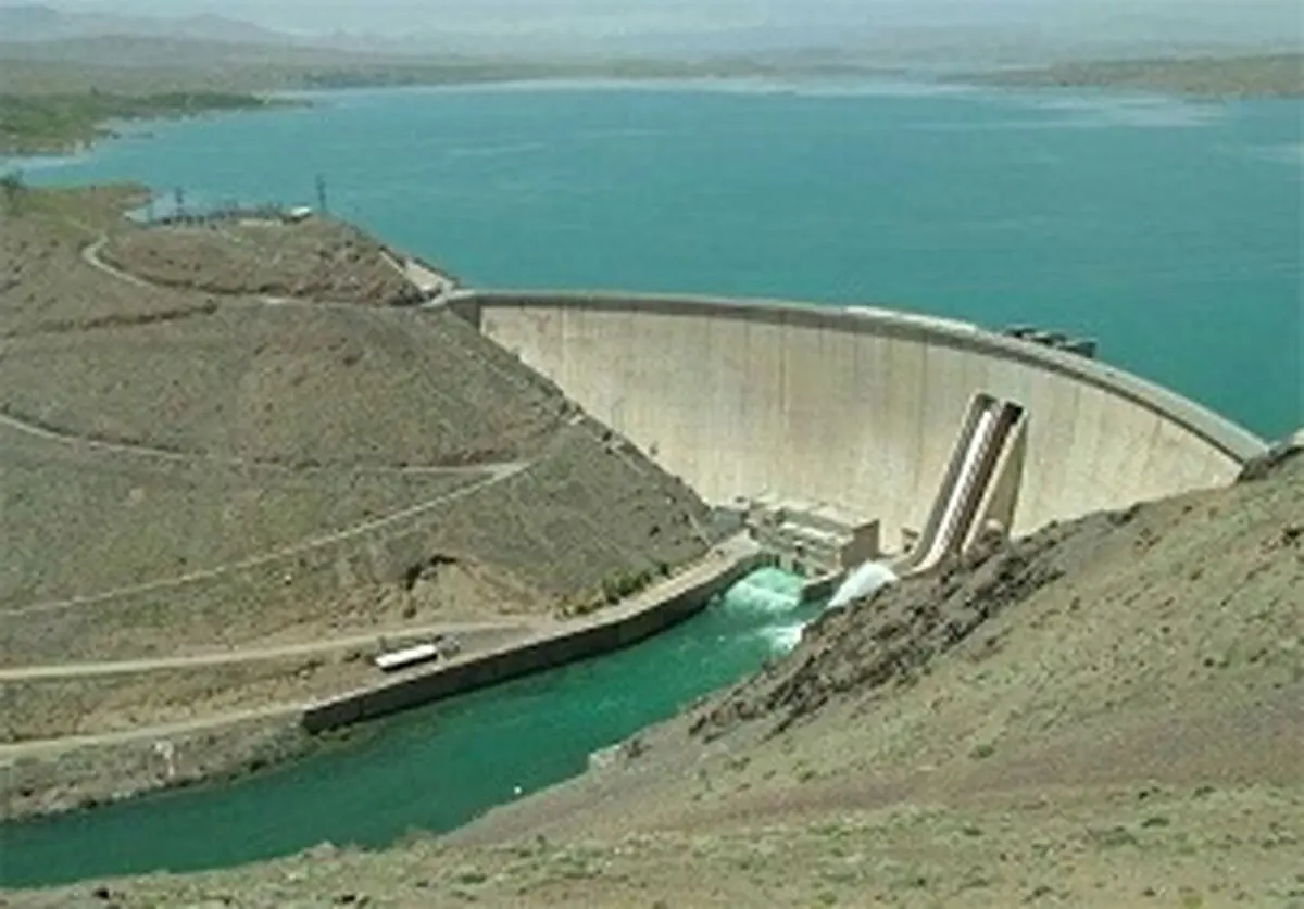 بازگشایی دریچه سد لتیان در پی افزایش حجم آب ورودی به این سد+ویدئو