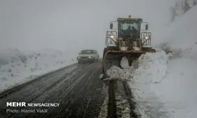 گردنه‌های استان همدان برفی است/از سفر غیرضروری اجتناب شود