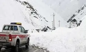 سقوط بهمن بسیار بزرگ در منطقه آیینه محور کندوان+ویدئو