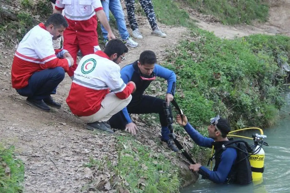 نجات فرد گرفتار در رودخانه پارک ملی گلستان