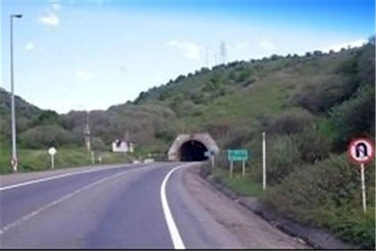 شلوغی محورهای خروجی ایلام/ مسدود شدن ۲ مسیر به علت رانش