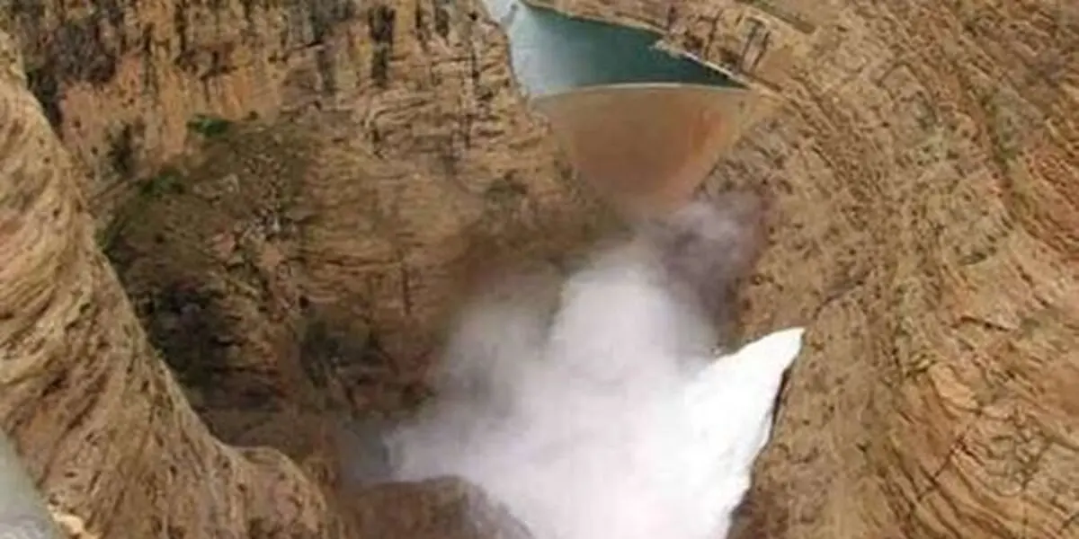 4 متر از ارتفاع آب سد دز کاهش یافت
