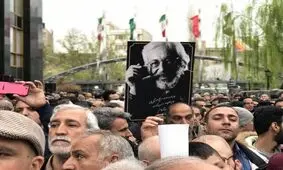 حسین فریدون در مراسم تشییع مرحوم جمشید مشایخی+عکس