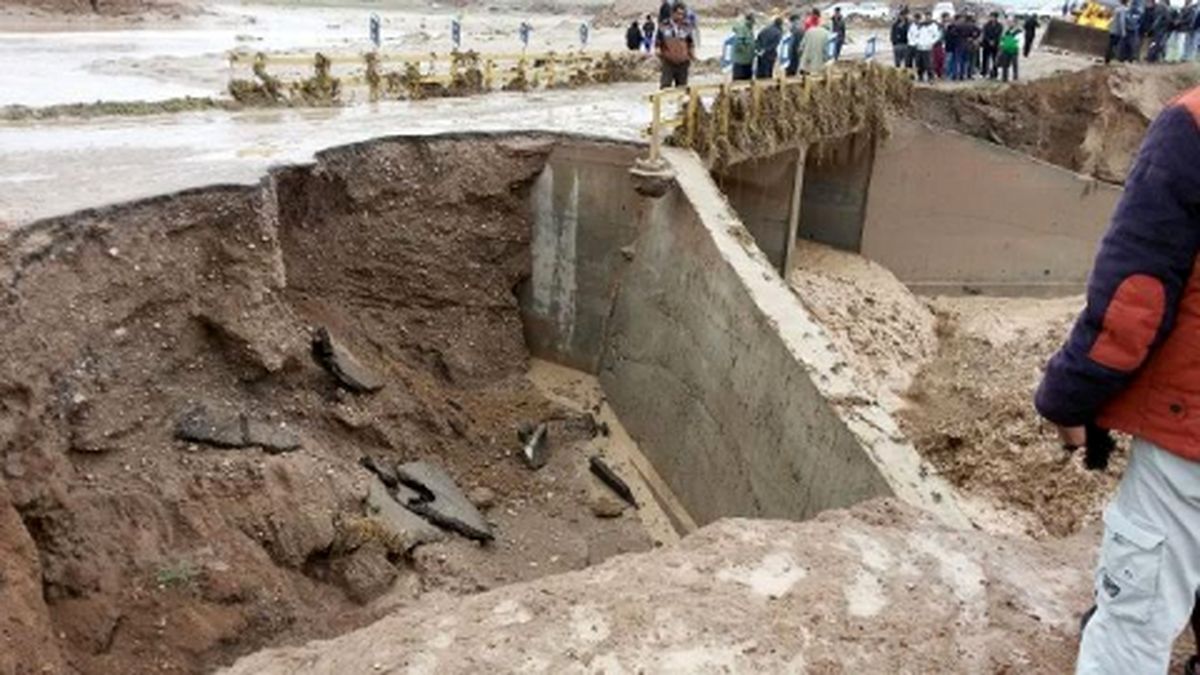 دو هزار و ۴۹ میلیارد ریال مجموع سیلاب های استان/ستاد بحران تشکیل شد