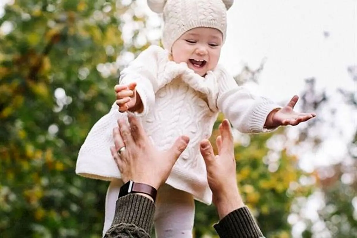 پرتاب کودکان به هوا چه بلایی سرشان می‌آورد؟