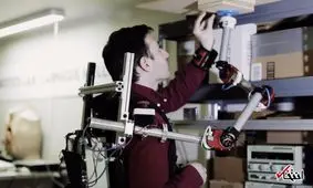 بازوی روباتیکی که کاربر را تبدیل به هشت پا می کند!