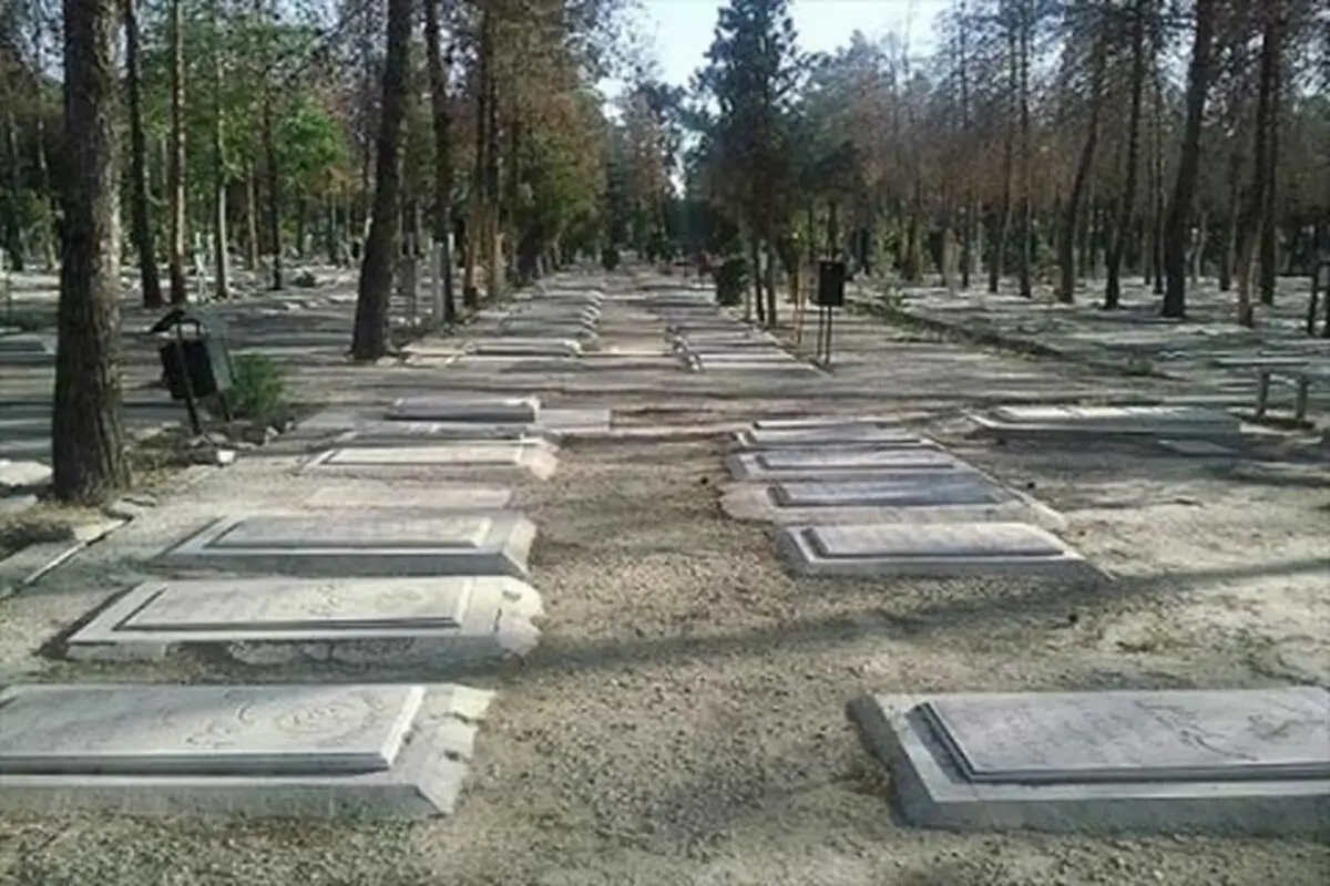 مردی به نام محمد که مرده بود در قبرستان زنده شد و ...