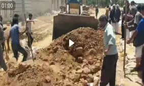 نیاز مردم حمیدیه به بیل و گونی برای ایجاد سیل بند+فیلم