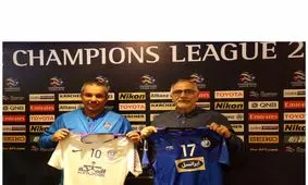 استقلال با پیراهن یک دست آبی برابر الهلال