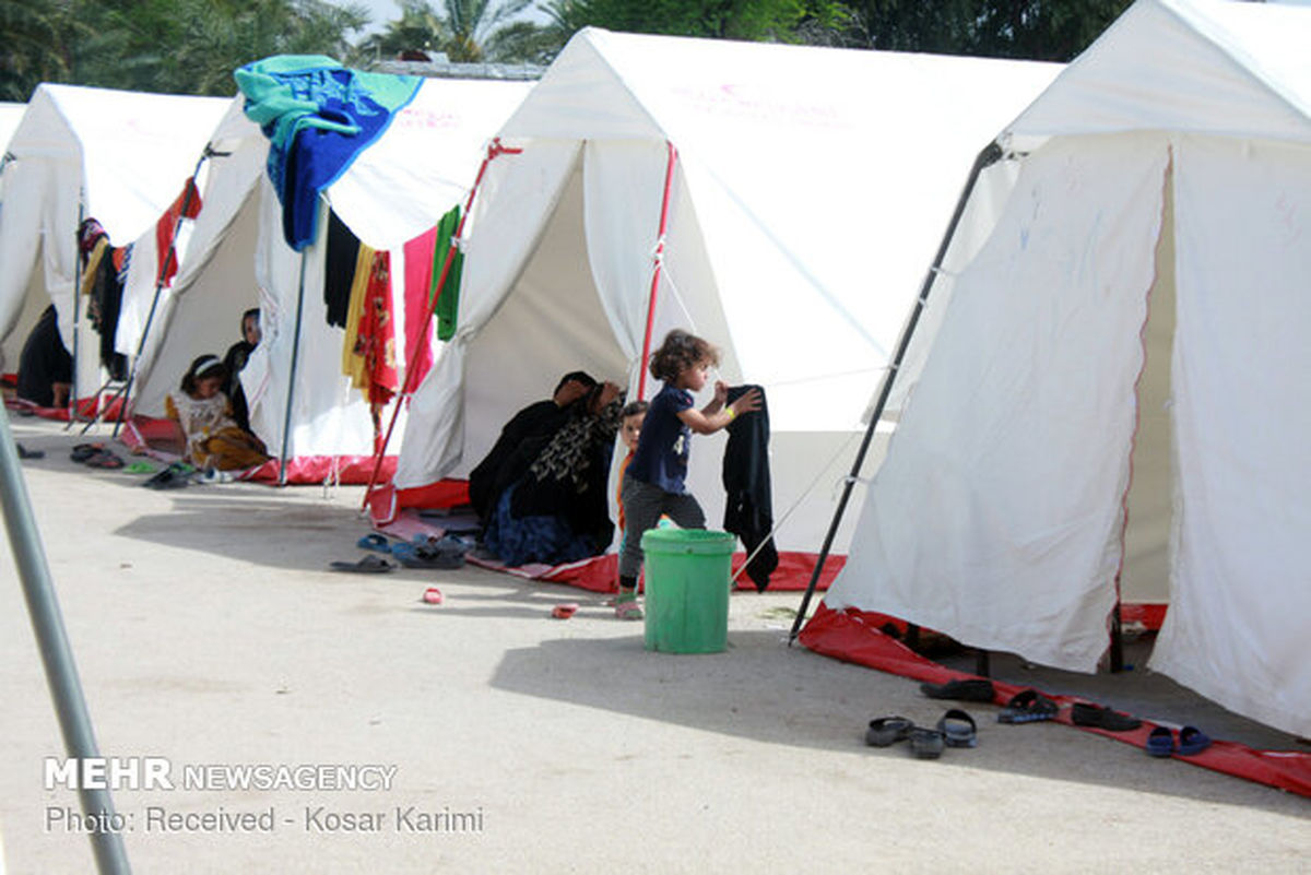 کودکانه هایی که سیل با خود برد/ کلافگی کودکان سیل زده در کمپ ها