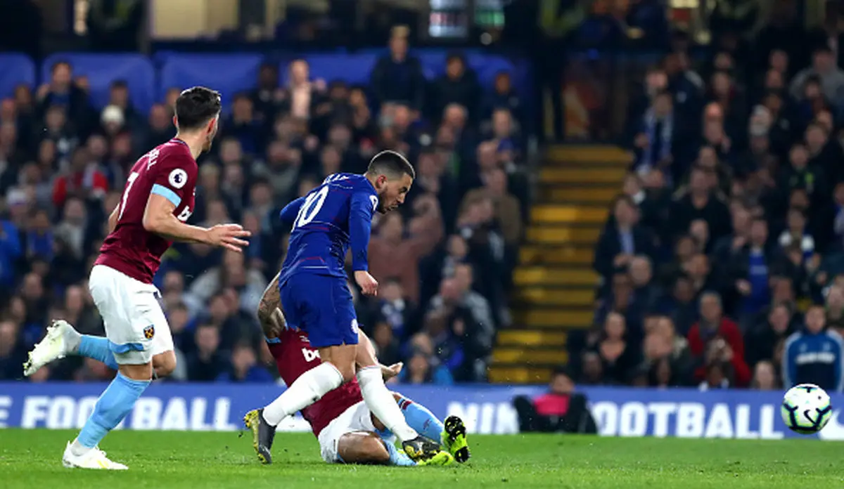 پیروزی آبی‌ها در شب هازارد