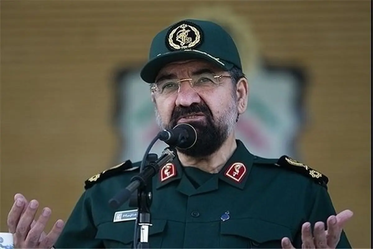 آقای ترامپ، به ناوهایت بگو از کنار قایق های سپاه عبور نکنند