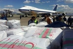 ورود ۶۵ تن کمک‌های مردمی توسط هواپیمای ارتش به اهواز