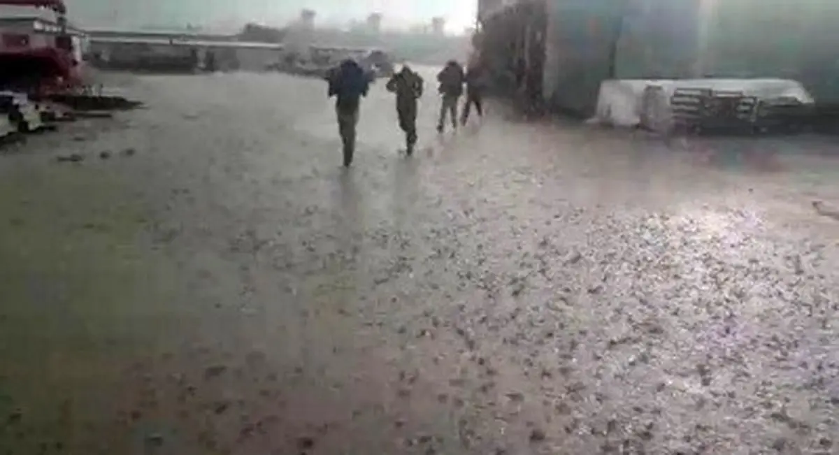 بارش باران شدید و تگرگ در کارگاه نیروگاه فردوسی مشهد