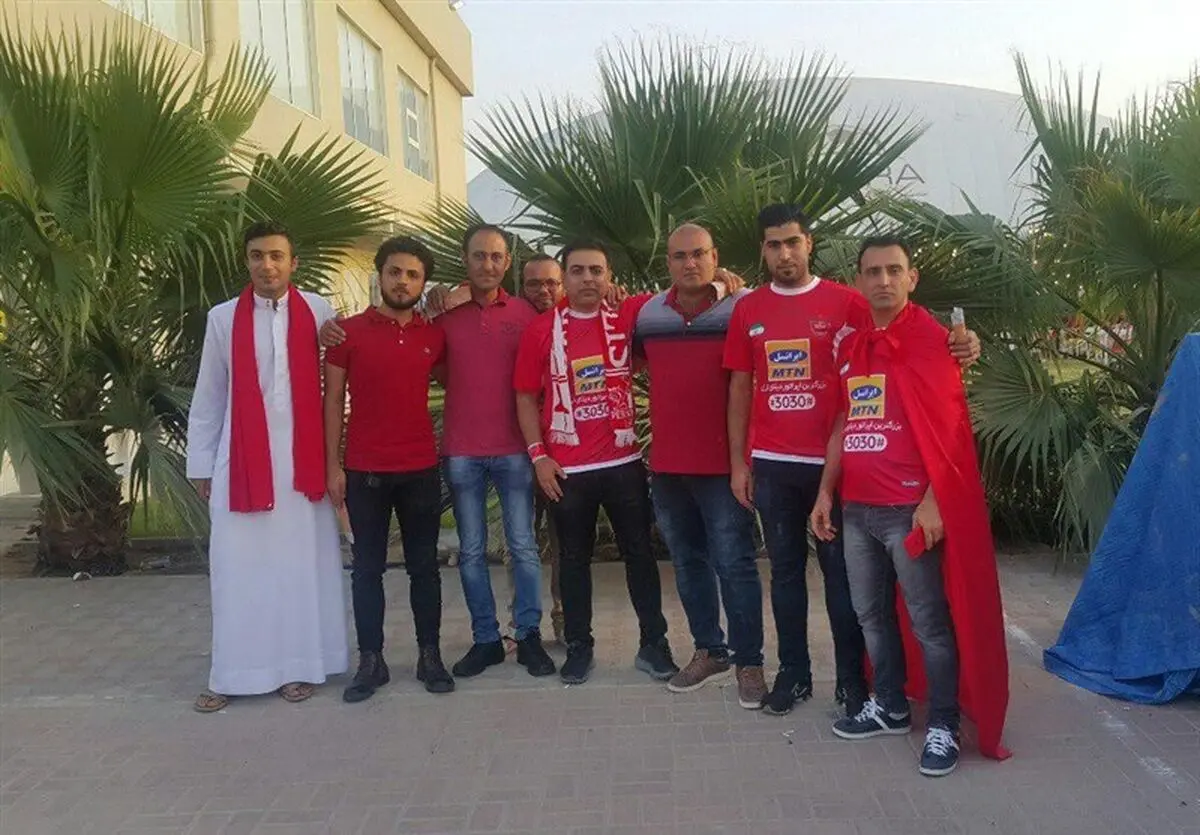 اسکورت اتوبوس پرسپولیس توسط پلیس دبی/ هواداران به استقبال شاگردان برانکو آمدند