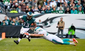 صحنه‌های جذاب و پرحاشیه فوتبال آمریکایی