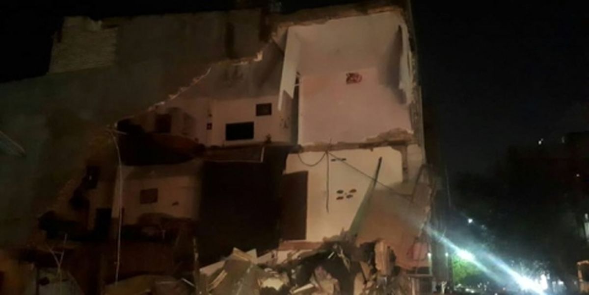 ریزش ساختمان دو طبقه در بلوار مفتح مشهد