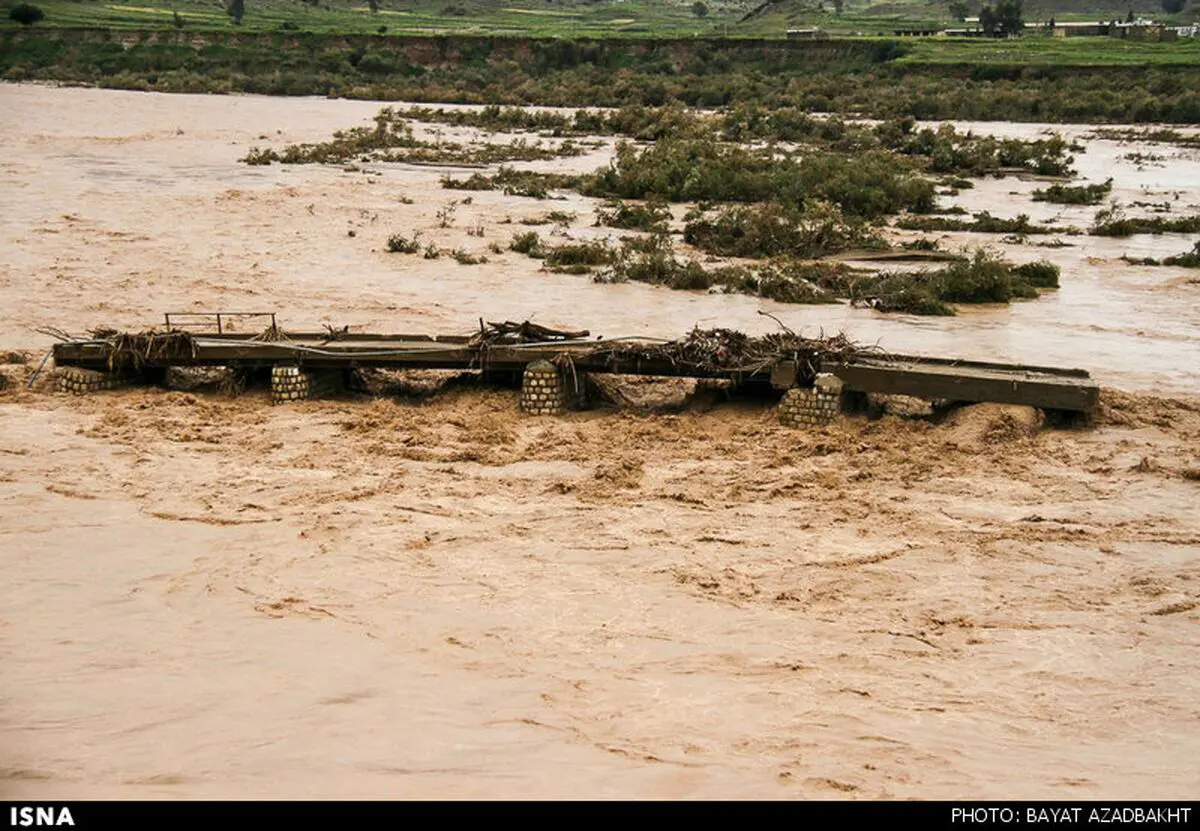 پلدختر تا هفته آینده از گل‌ولای تخلیه می‌شود/انسداد راه ۲۰۰ روستا