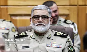 انقلاب اسلامی با وحدت کلمه و همدلی قدرت پوشالی آمریکا را در هم شکست