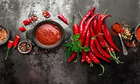 فواید و مضرات غذاهای تند + راهنمای کامل