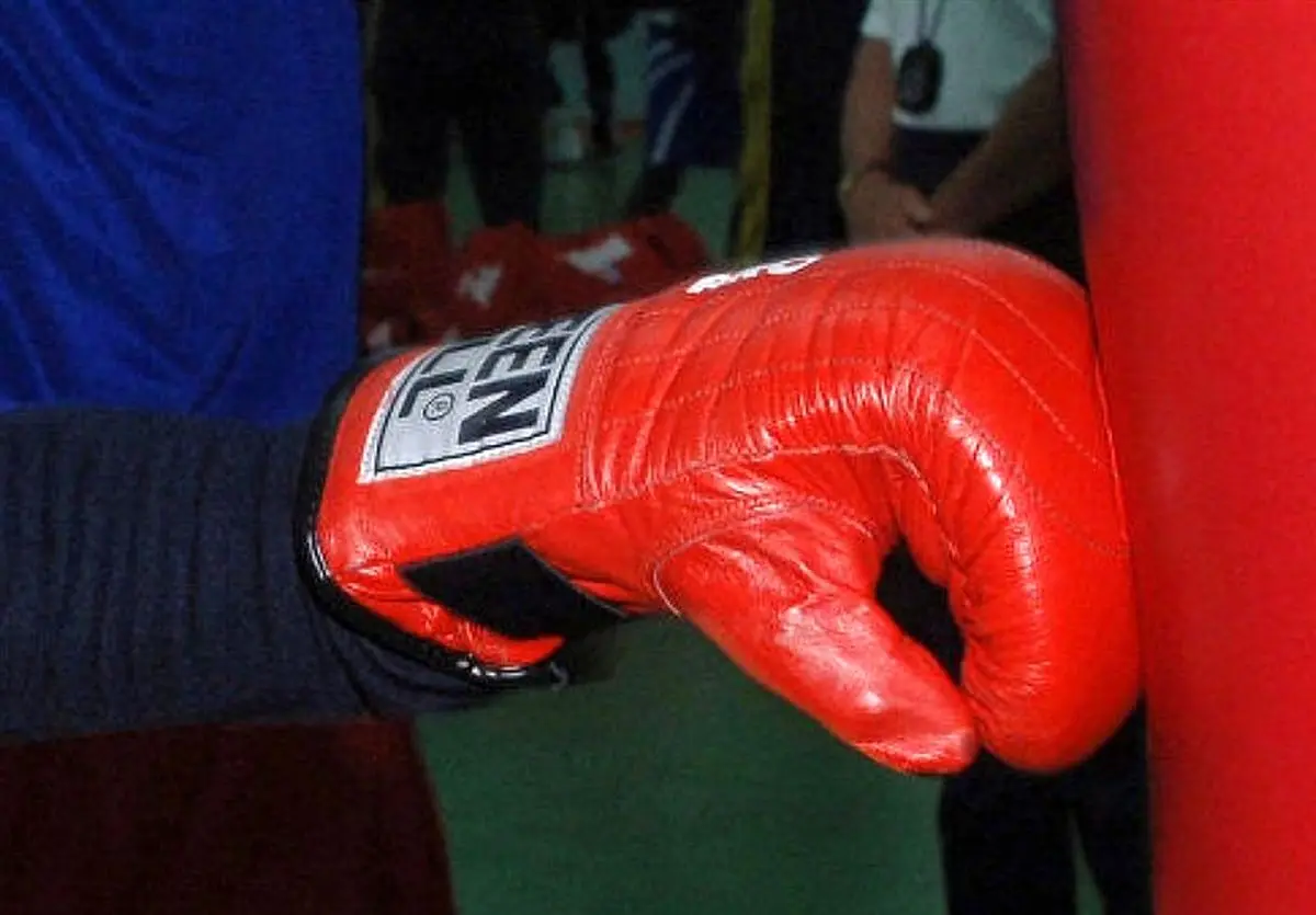 شلیک یک بوکسور به حریفش پیش از آغاز رقابت