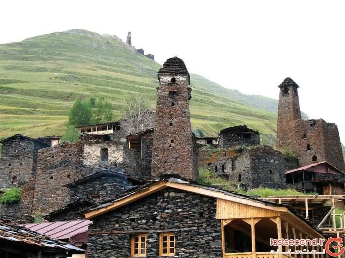 سرزمین برج‌های قفقازی: روستاهای بی‌نظیری با خانه‌های قلعه‌ای