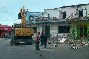 خانه مادری «هوشنگ ابتهاج» تخریب شد