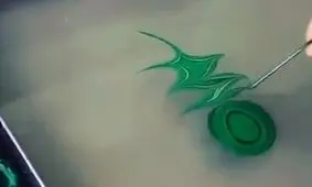 نقاشی زیبا روی آب و انتقالش روی کاغذ