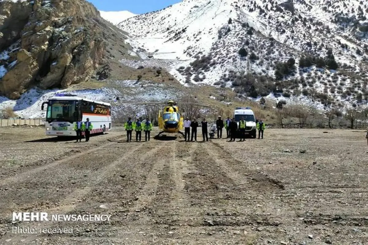 مسافران اتوبوس گرفتار در سیل محور عشق آباد- بردسکن نجات یافتند
