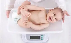 وزن گیری نوزاد از ۶ تا ۱۲ ماهگی با این راهنمای ها