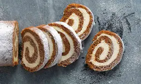 طرز تهیه رولت گردویی با روکش شکلات