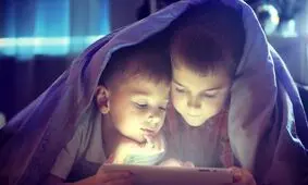 استفاده از گوشی قبل از رفتن به تخت خواب اثرات منفی روی بدن نمی گذارد!