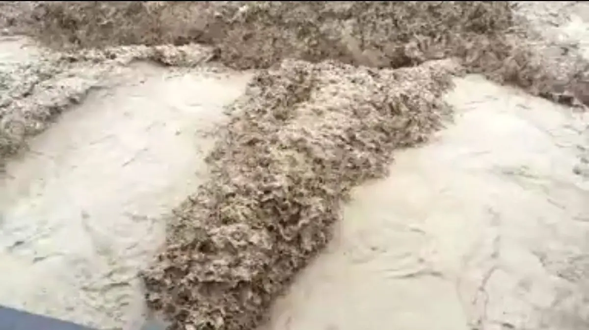 طغیان سیل در بیاض انار استان کرمان+فیلم